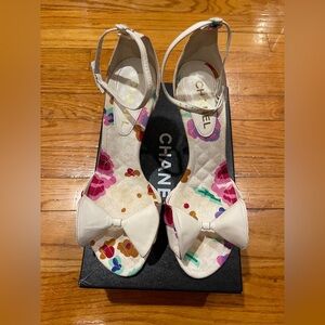 CHANEL Multicolor Floral Slingback Heels
